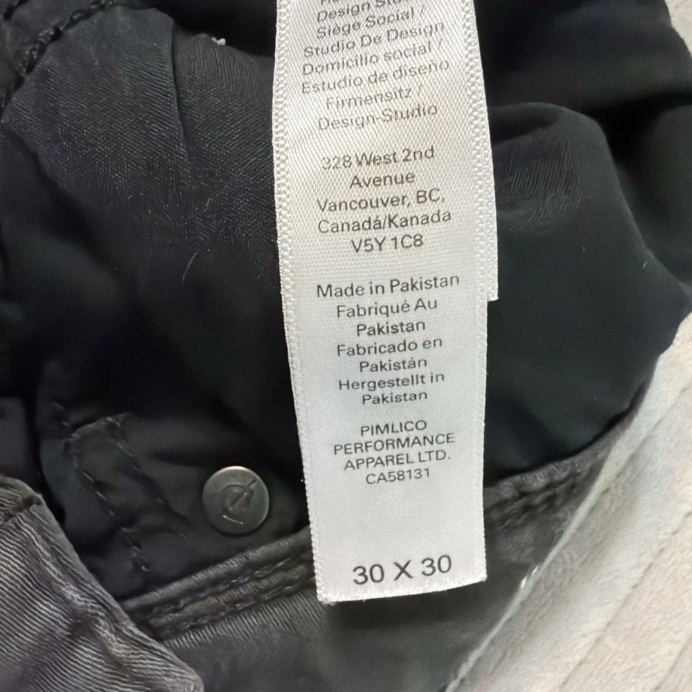 DU/ER N2X Relaxed Taper Jeans Mens 30x30 Gray Performance Stretch